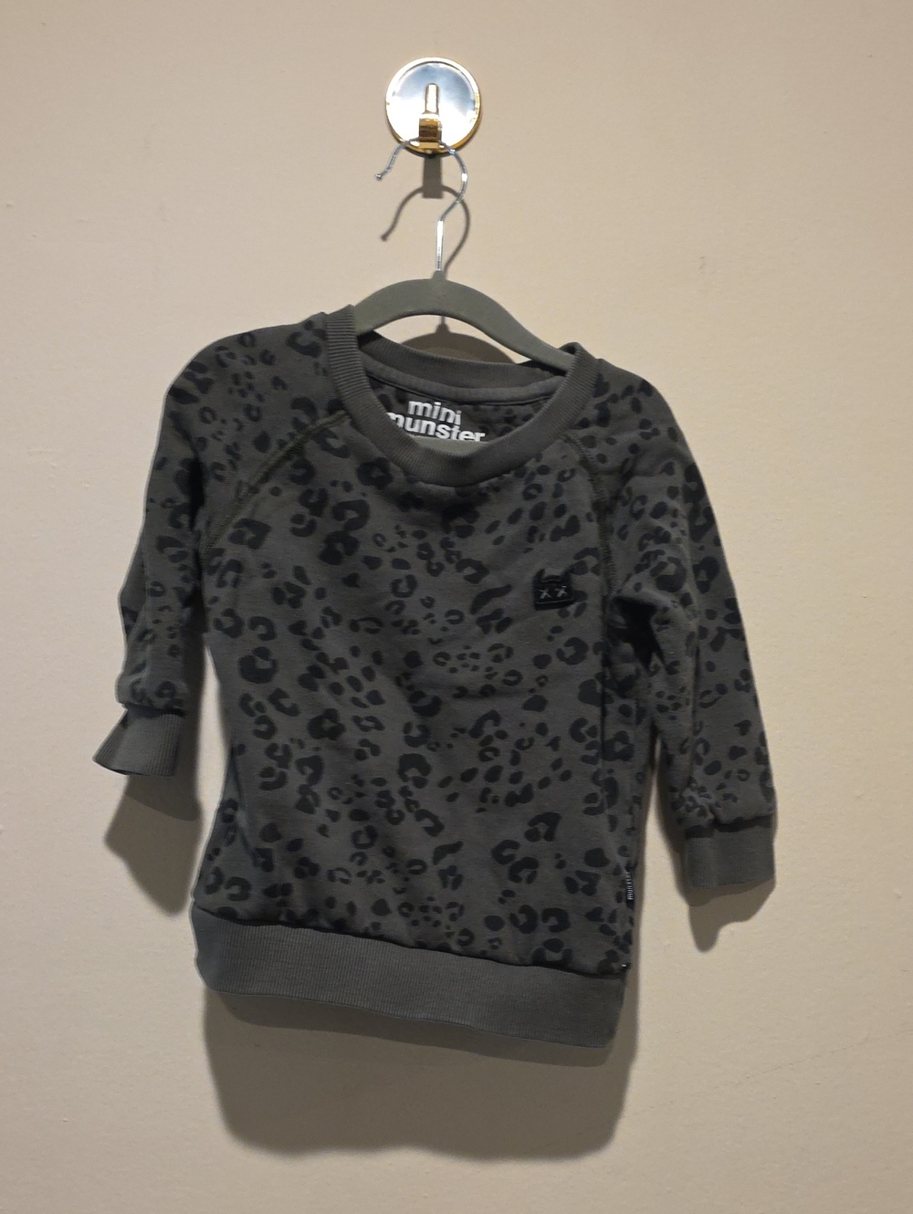 Munster Gray Green Leopard Print Sweatshirt Size 2 T